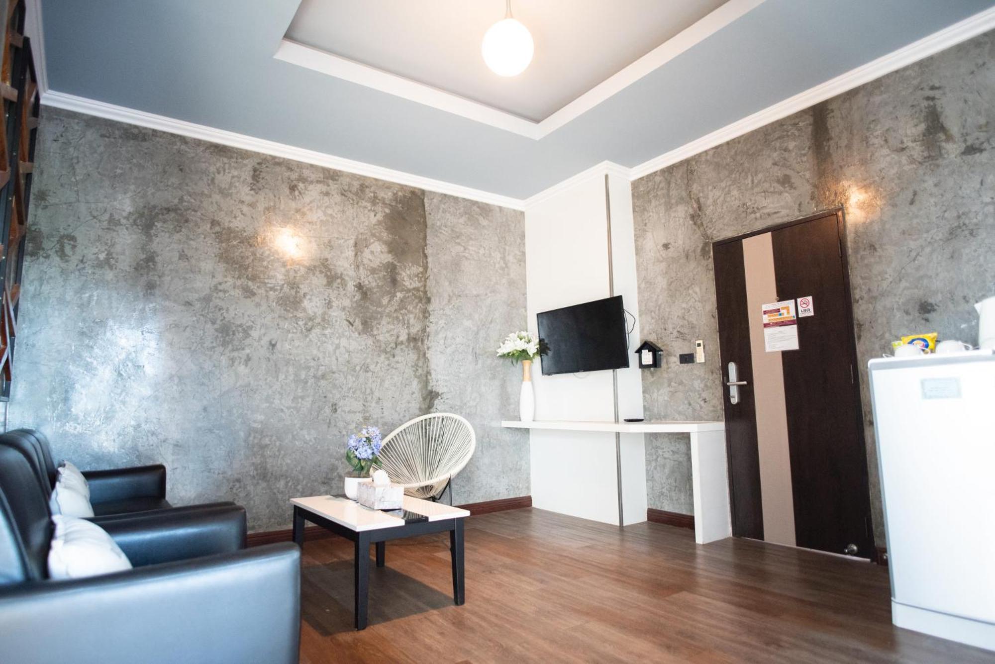 The Proud Hotel Ubon Ratchathani Exterior photo