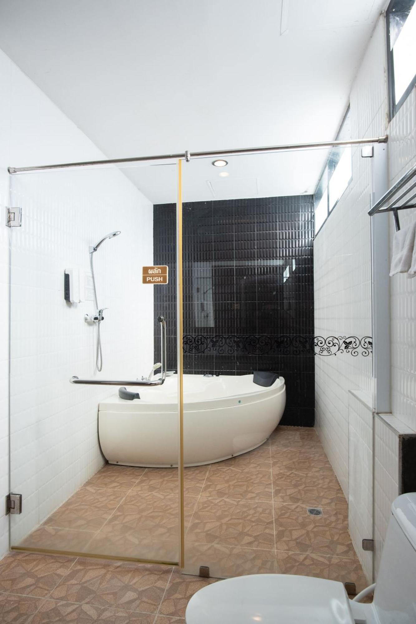 The Proud Hotel Ubon Ratchathani Exterior photo