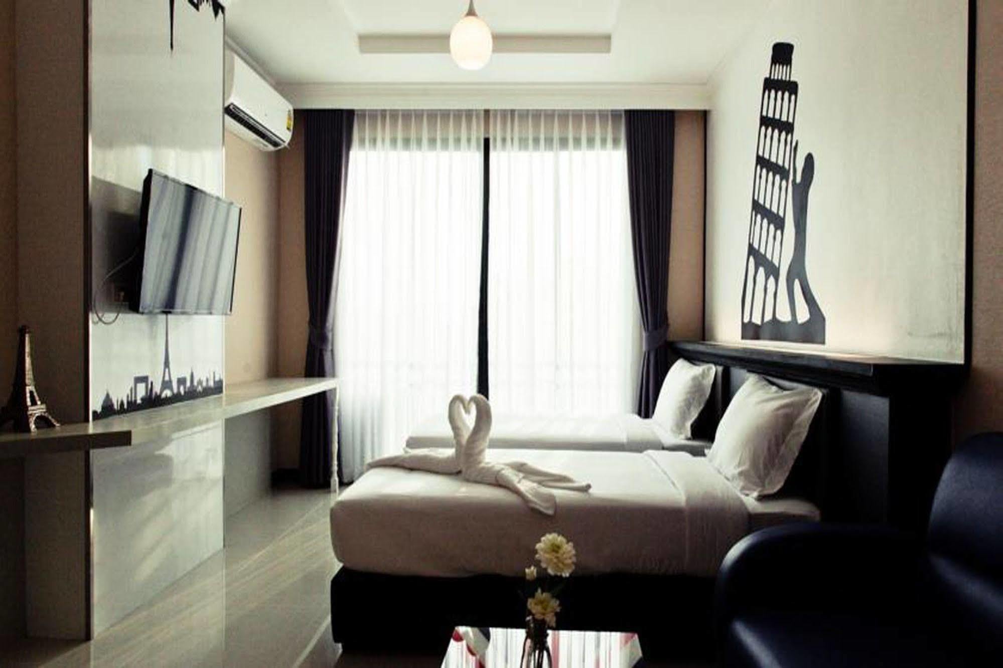 The Proud Hotel Ubon Ratchathani Exterior photo