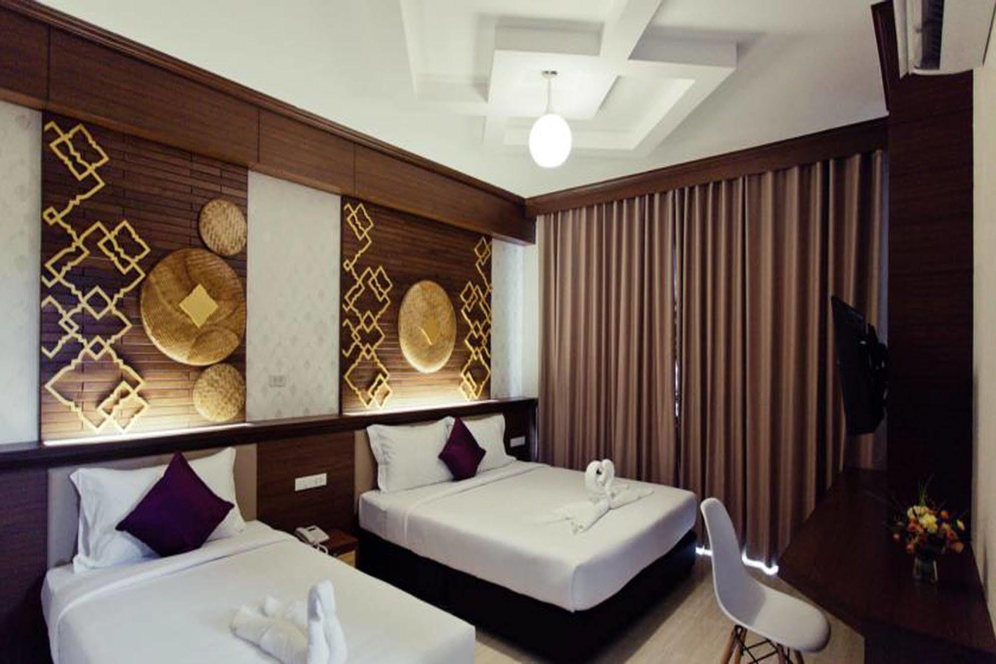 The Proud Hotel Ubon Ratchathani Exterior photo