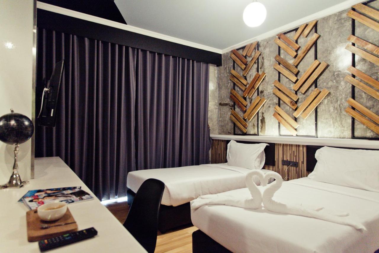 The Proud Hotel Ubon Ratchathani Exterior photo